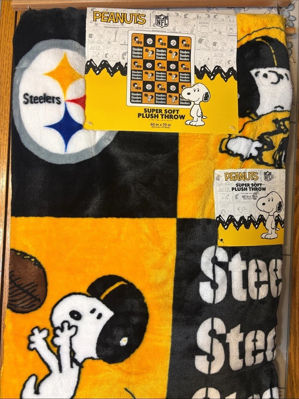 Peanuts Snoopy Steelers Super Soft Plush Throw Black & Yellow NWT